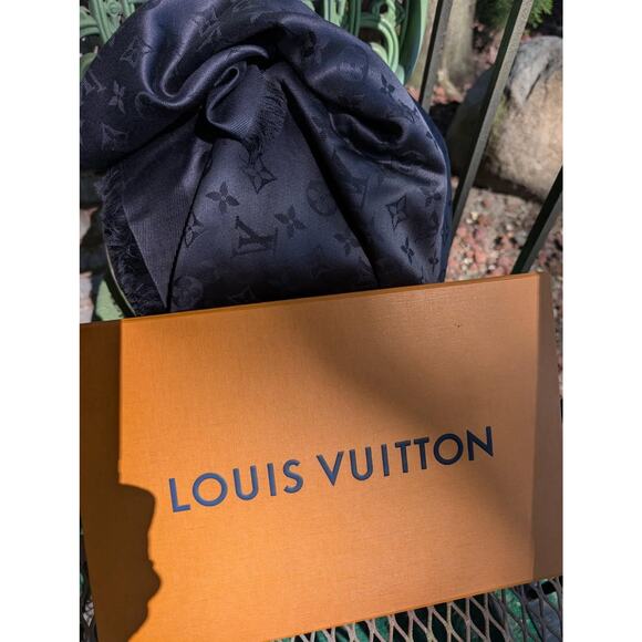 Louis Vuitton Black Scarf - Picture 1 of 6